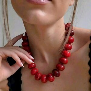 Chunky red resin necklace; 15.75" w 3.54" extender; similar to Baublebar; nwot